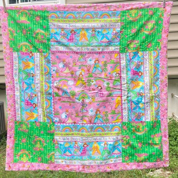 PRINCESS Castle Baby Tummy Time Quilt Rapunzel Handmade 47 x 37 inches - Picture 12 of 16